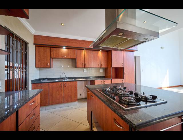 5 BEDROOM HOUSE FOR SALE IN BARBEQUE DOWNS